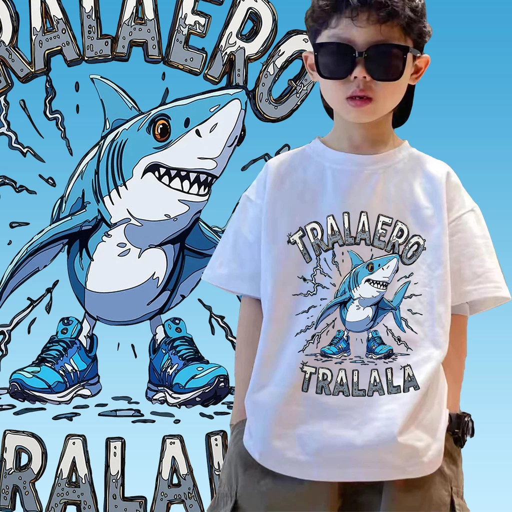 Yout-children เสื้อยืด kids เสื้อ 'TRALAERO SHARK' แขนสั้น แฟชั่น สไตล์เกาหลี 2025 ใส่สบาย เสื้อเด็กโต boy tops