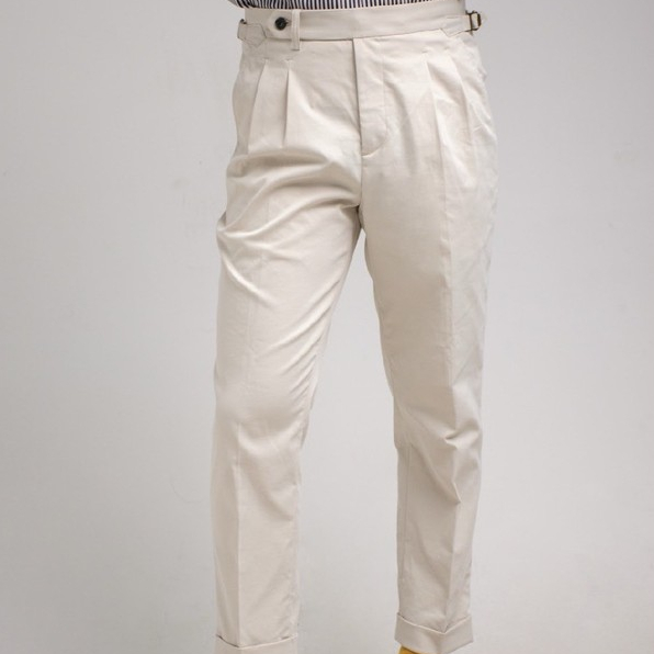 era-won กางเกงขายาว รุ่น DOUBLE BELTS TROUSERS GOLDEN HOOKS มีเข็มขัดด้านข้าง ทรงกระบอกตรง สี Vanila classic