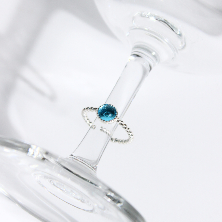 earika.earrings - aqua lune ring แหวนโฮโลแกรมทรงกลมออกสีฟ้า ฟรีไซส์ปรับขนาดได้
