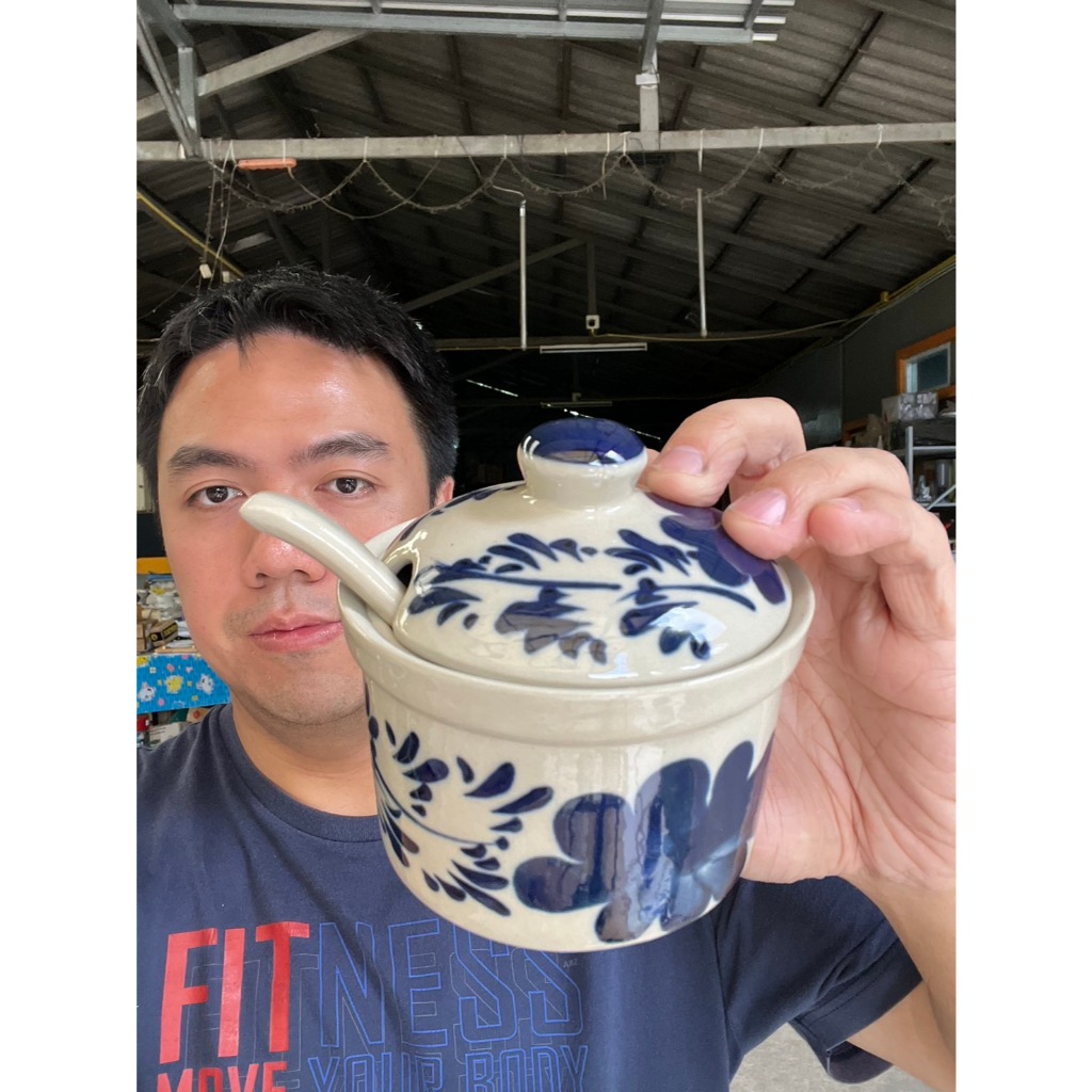 โถเครื่องปรุงลายดอกไม้สีครามL โถใส่เครื่องปรุงเซรามิค โถใส่น้ำปลาพริก รวมช้อน ขนาด4 นิ้ว  (กว้าง 10 ซม. x สูง 10 ซม.)