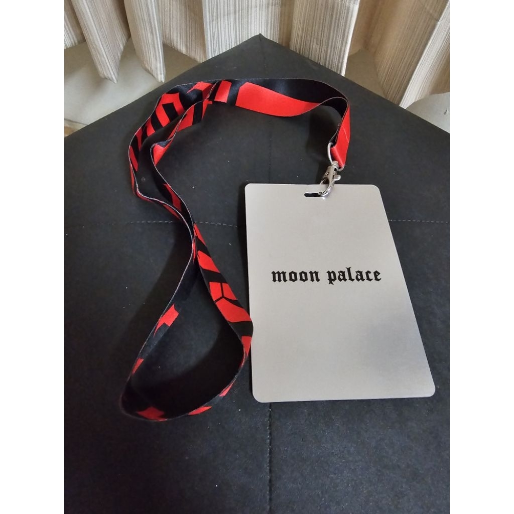 สายคล้องคอ jeff satur