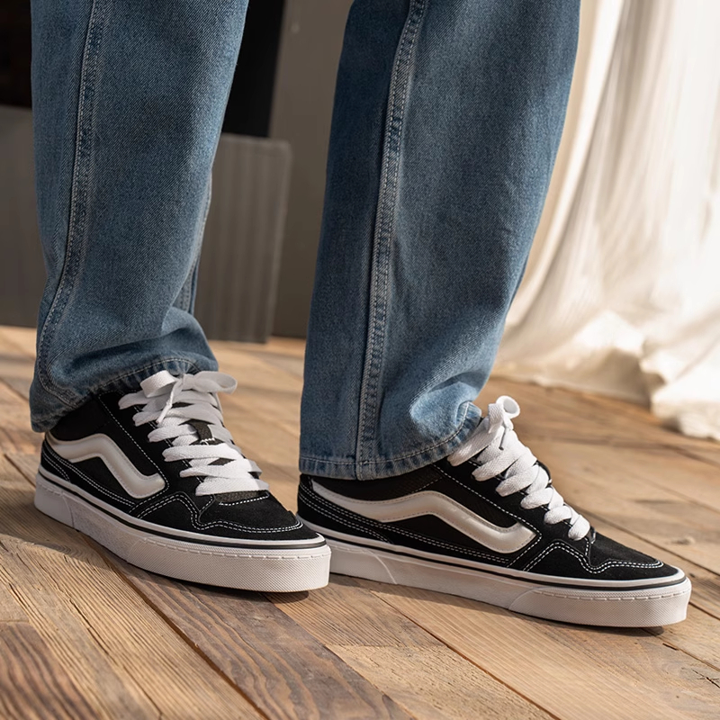 รองเท้าผ้าใบ Old Skool เทรนด์แฟชั่นที่เรียบง่าย สนีกเกอร์ทรงต่ำแบบยูนิเซ็กซ์ ผ้าใบ แบบสวม ขนาด 36-45