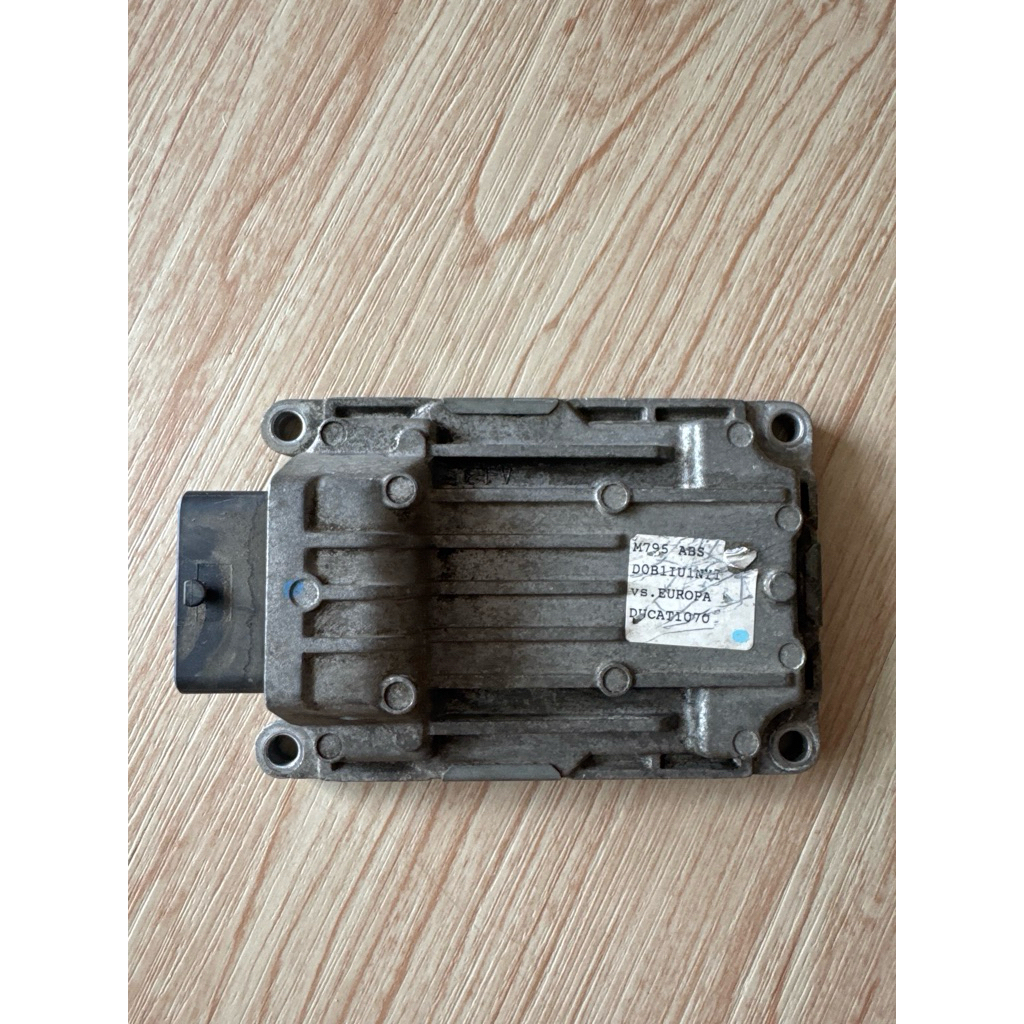 กล่อง ecu ducati monster 795 ABS