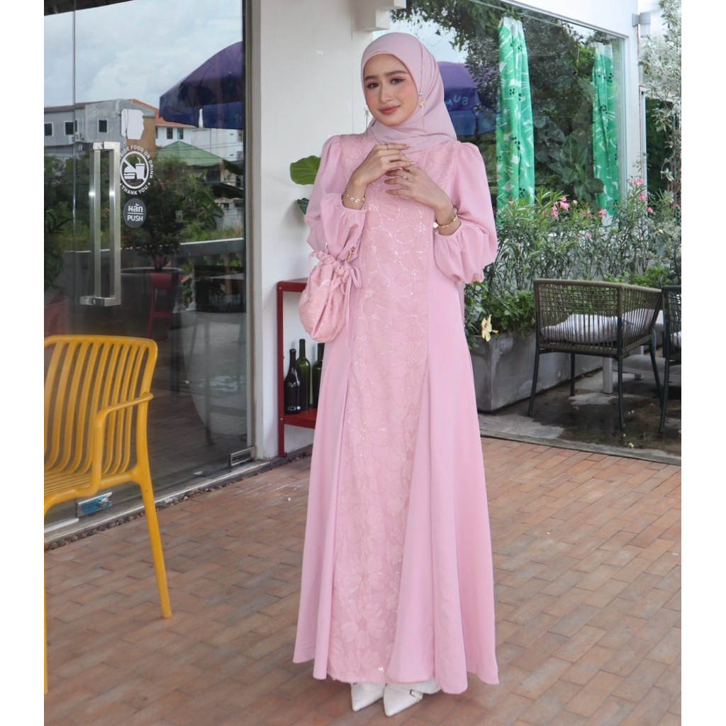 (D36) Heartmade—Jamila dress(สินค้าพร้อมส่ง)เดรสตัวยาวแต่งลูกไม้พร้อมกระเป๋าเข้าเซท