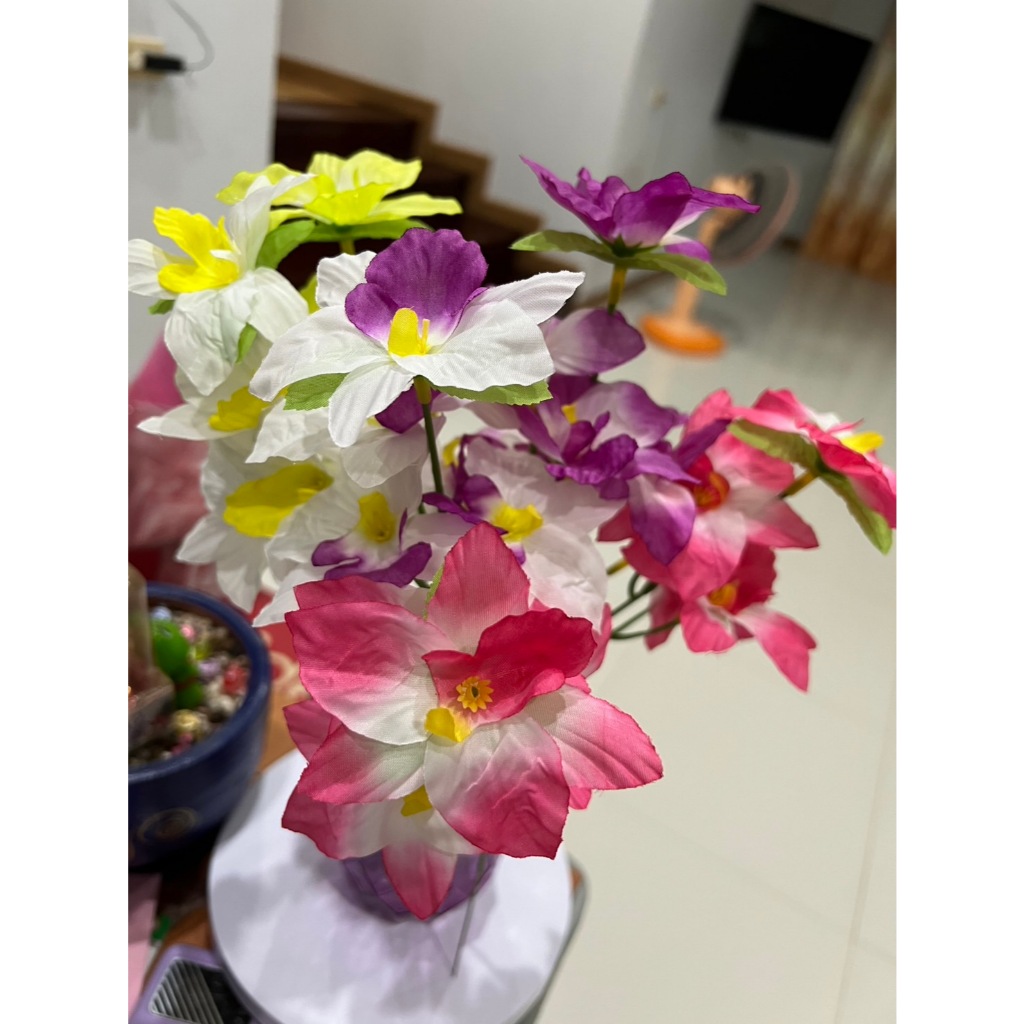 ดอกกล้วยไม้ ( ช่อดอกกล้วยไม้ 1ช่อ 5ดอก ) ดอกกล้วยไม้ผ้าอย่างดี ดอกกล้วยไม้ตกแต่ง ช่อดอกไม้ประดิษฐ์ ไหว้ ประดับบ้าน