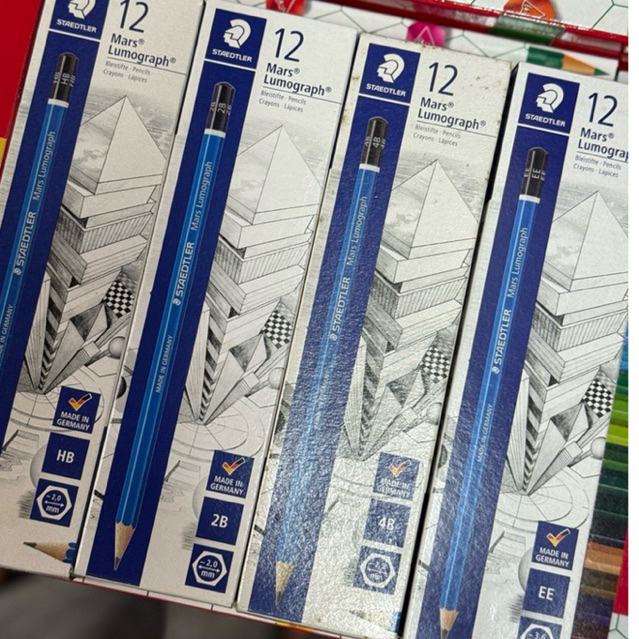Staedtler ดินสอไม้สเตดเล่อร์ 12 ด้าม รุ่น Mars Lumograph