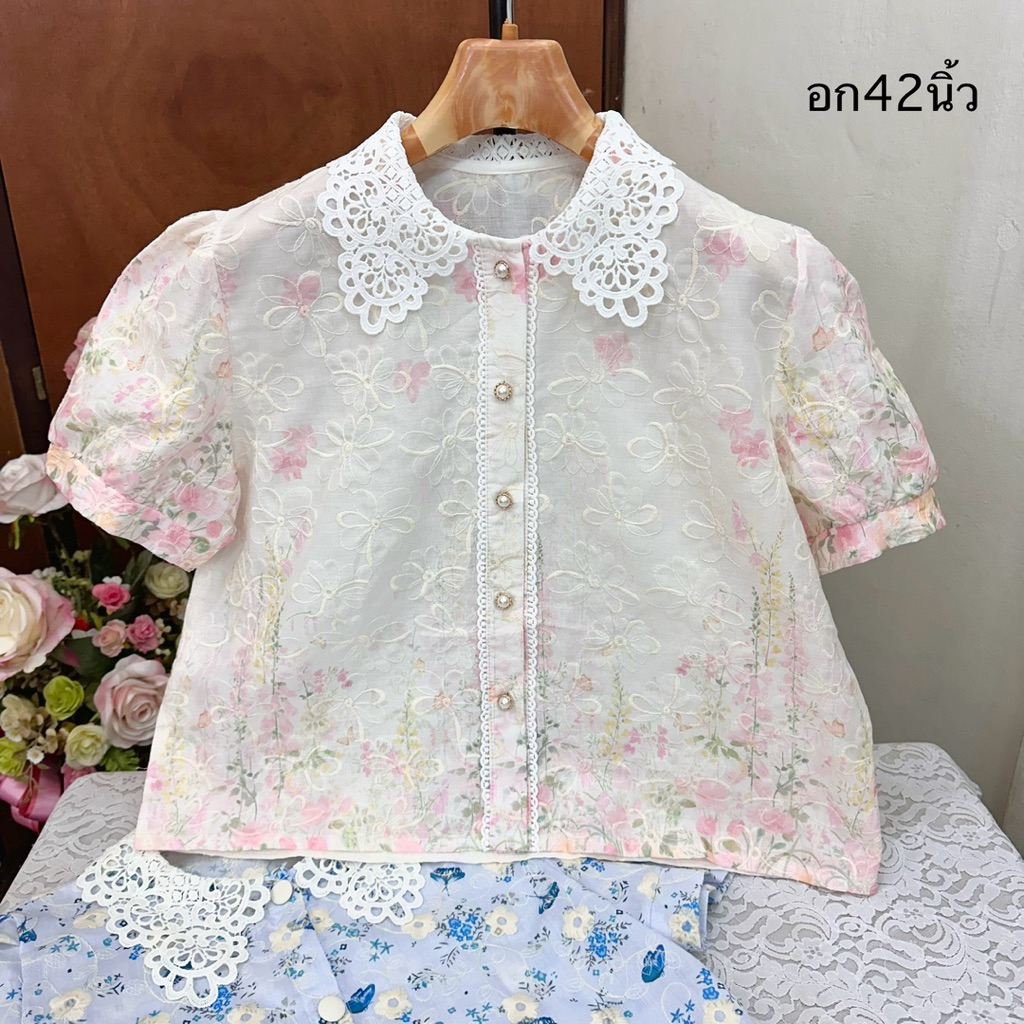 เสื้อแฟชั่นคอบัว รุ่นคอบัวลูกไม้ อก42นิ้ว