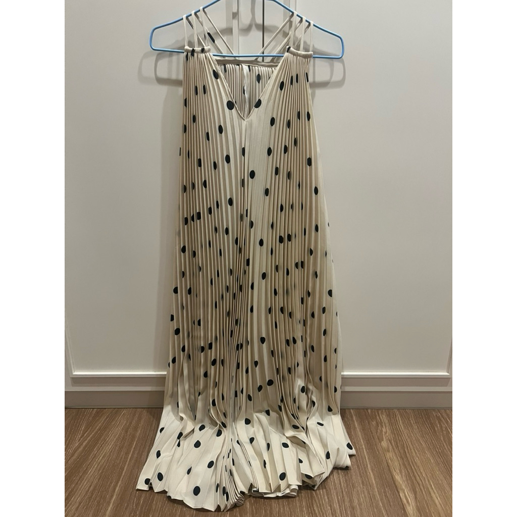 Polka dot from friendthings.ig *used like very new