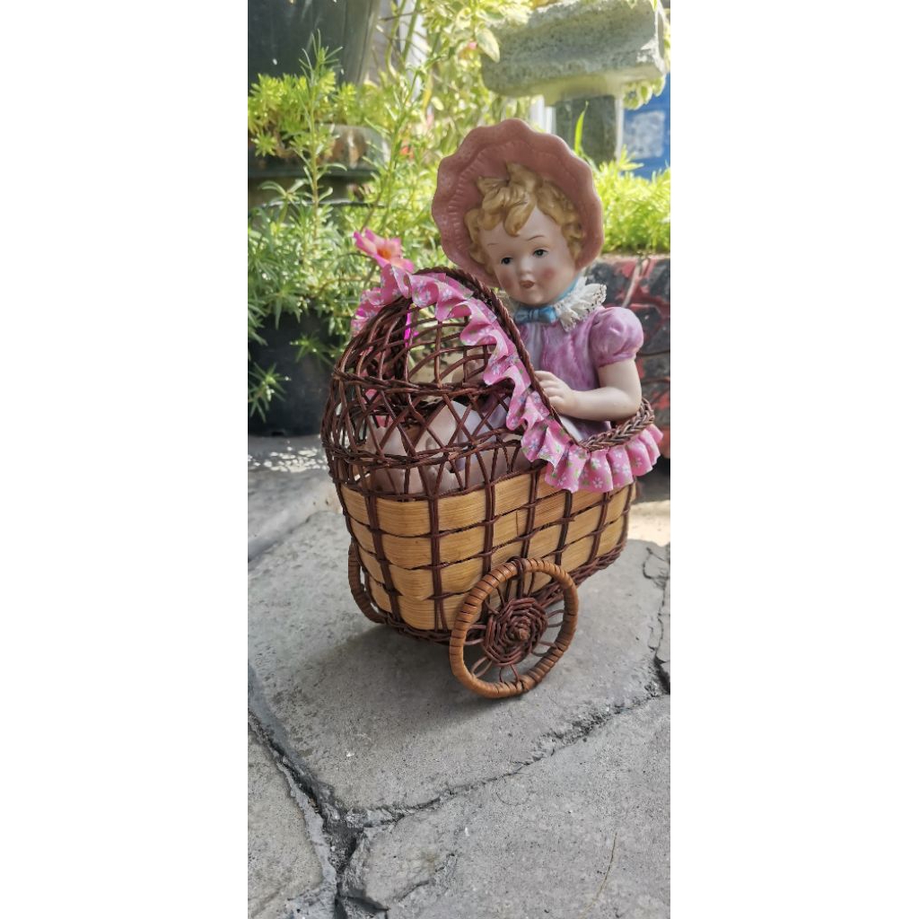 Porcelain dolls 
Vintage Japan dolls


ตุ๊กตาVintage 1950s Piano Baby


📌ขนาดประมาณ 7 นิ้ว



