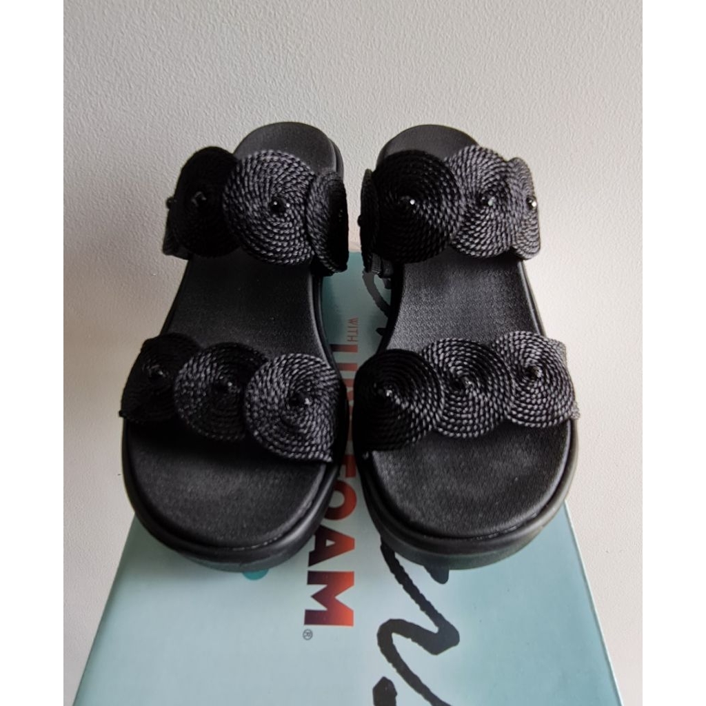 รองเท้า Sketchers สีดำ