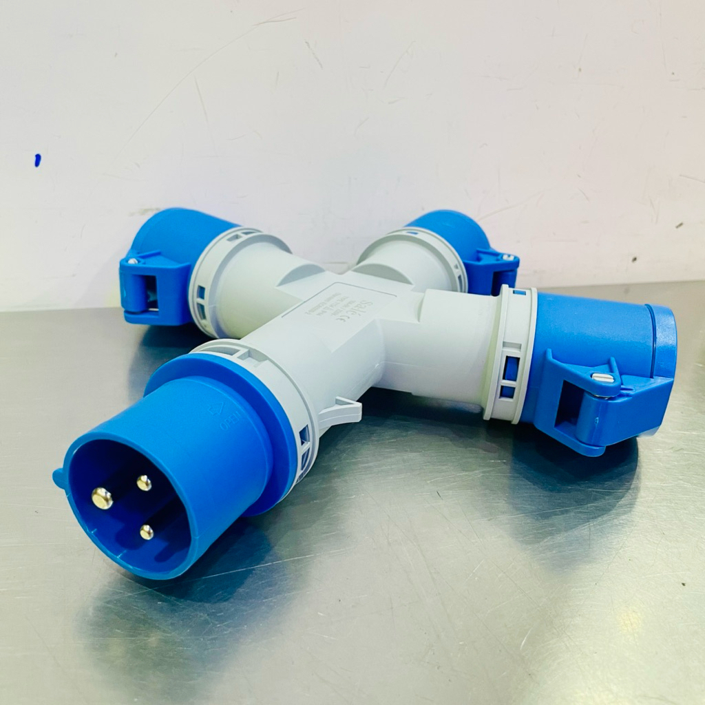 Sa-le ปลั๊กสามทาง PA6 2P+E 16A รุ่น 7134
