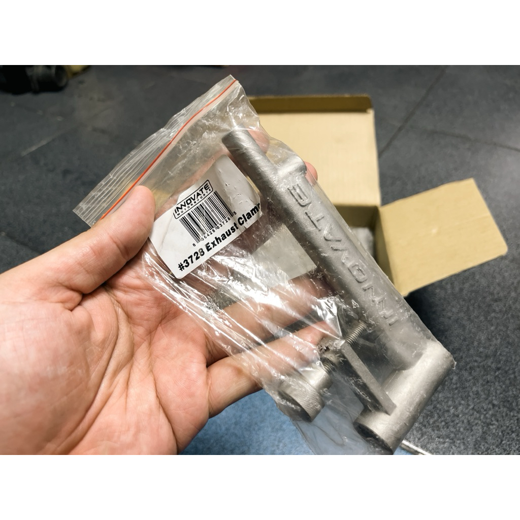 ที่คีบปลายท่อ Innovate Exhaust Clamp