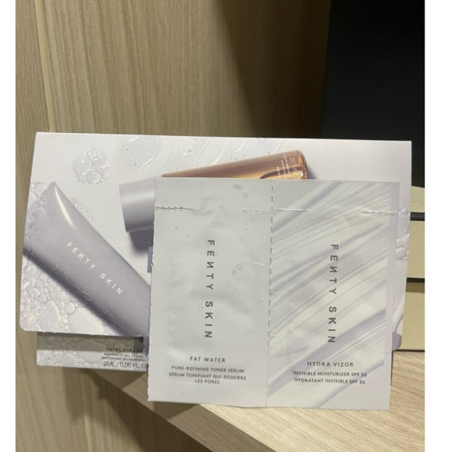 (New) Fenty Skin ของแม่ Riri (Rihanna) ซองละ 2 ml (Fat water toner serum, Hydra vizor moisturizer sp