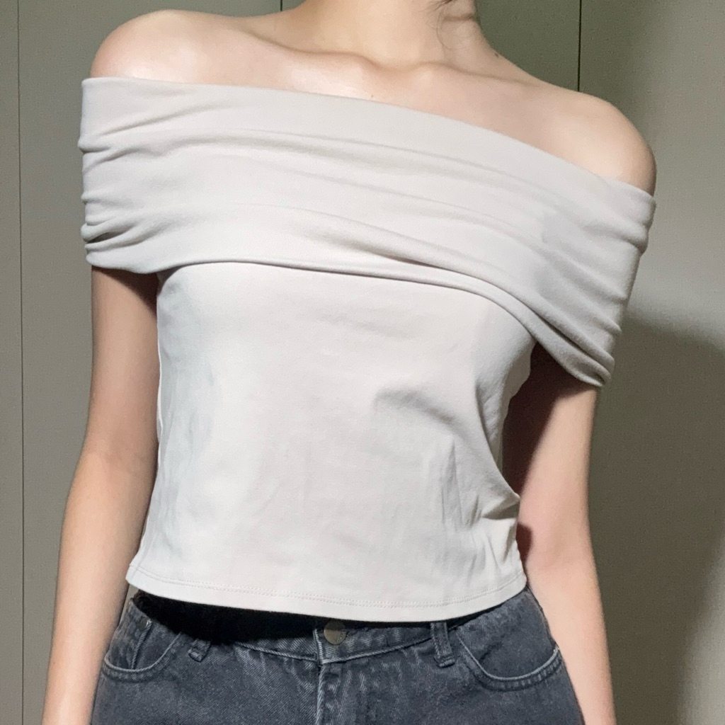 PROMTHONG เสื้อปาดไหล่