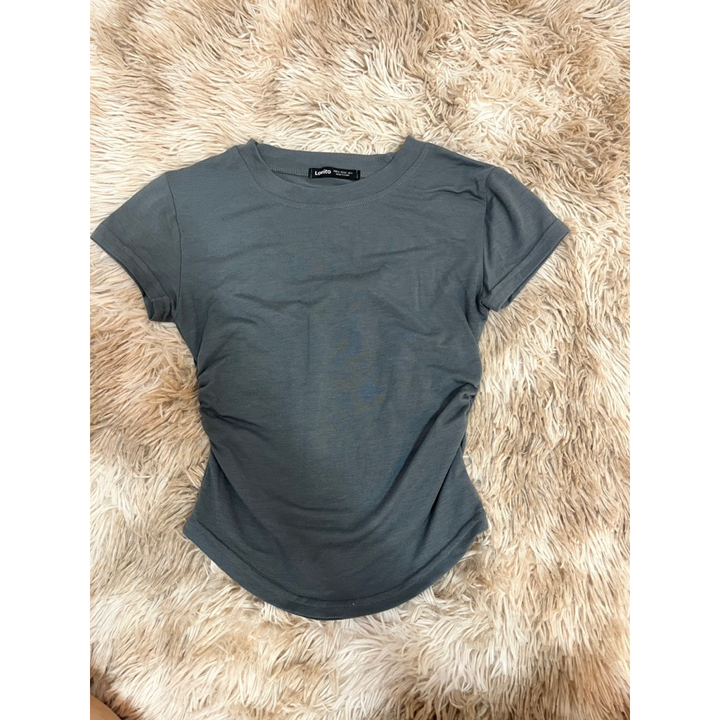 เสื้อเต็มตัวเข้ารูป LOVITO lovito Lovito