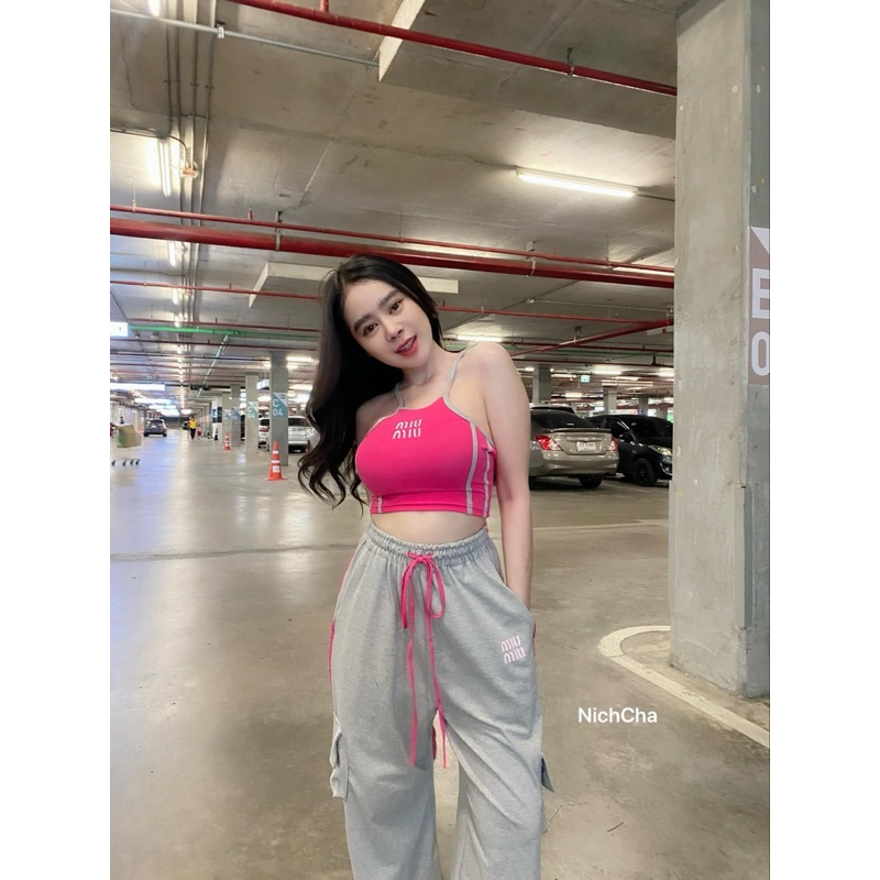 Phapassz - Set2ชิ้น MiuMiu เทาชมพู เสื้อสายเดี่ยว แต่งแถบ กางเกงคาร์โก้มีกระเป๋า2ข้าง Nicha