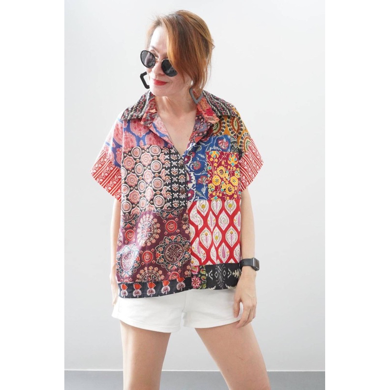 เสื้อเชิ้ตคอตตอนอินเดียคอปก ผ่าหน้าติดกระดุม​ ผ้าตัดต่อคละลาย ป้าย Perfect Style
