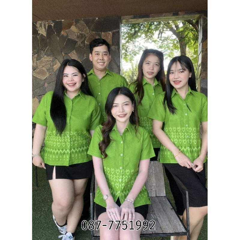 เสื้อเชิ้ตเขียวลายขอมัดหมี่(อัดผ้ากาว)
