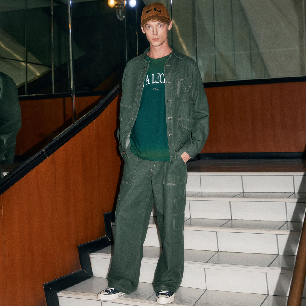 [MOO 10/23] Essential Denim Cargo Pants กางเกงผู้ชาย ขายาว ทรงคาร์โก้ แต่งกระเป๋าข้าง ผ้าเดนิมฟอกพิเศษ
