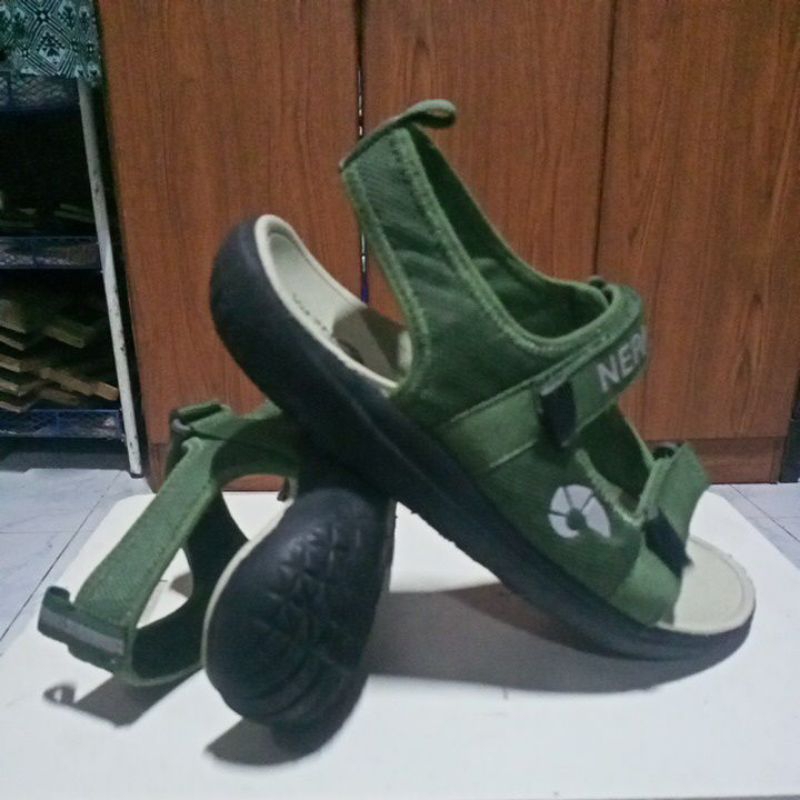 รองเท้าแตะรัดส้น NEPA  Lioni Sandals