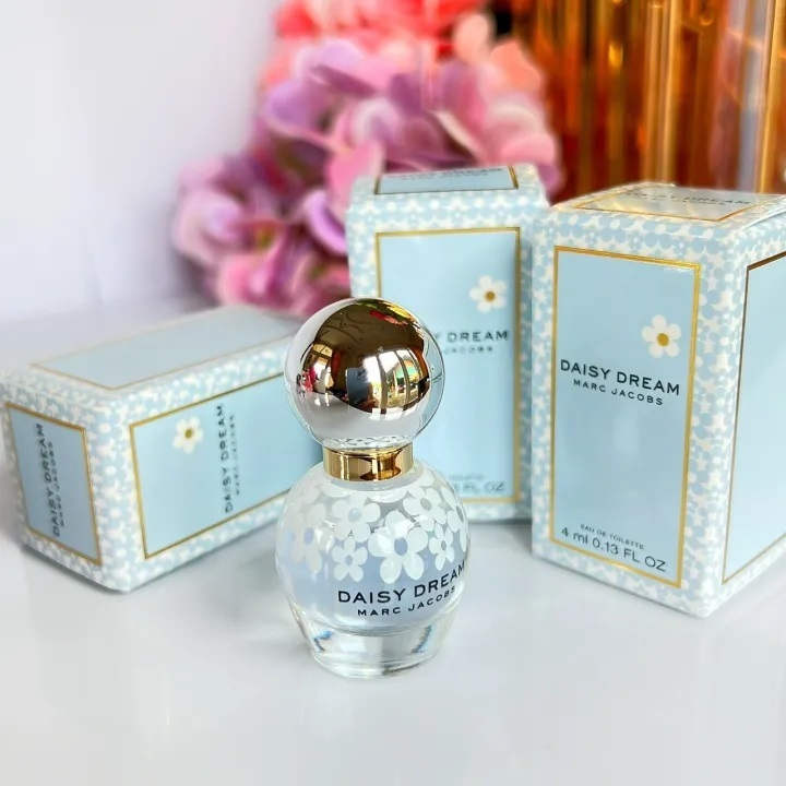 Marc Jacobs Daisy น้ำหอมนำเข้า ขนาด 30ML.ပန်းနှင့်သစ်သီးရနံ့ရေမွှေး 30 မီလီလီတာ။