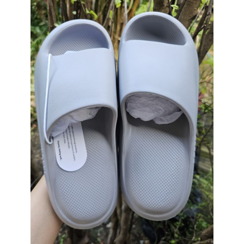 ของใหม่🌟รองเท้าposee อุ้งเท้าแมว สีเทาไซส์42-43