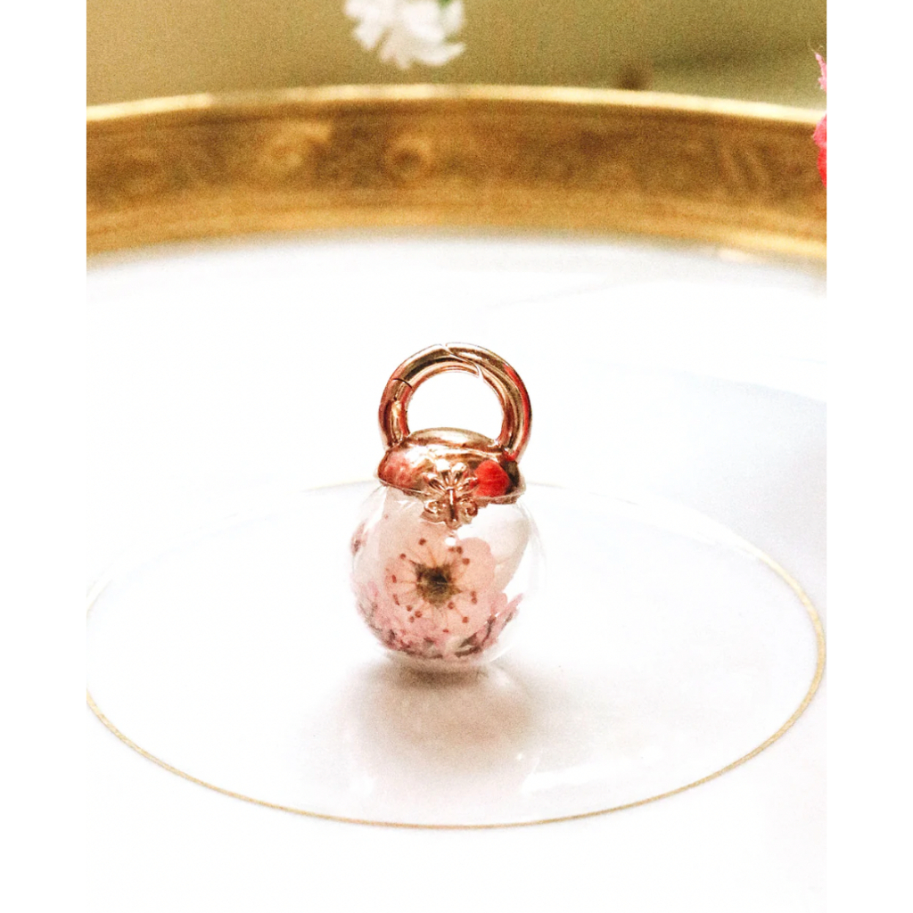 ชาร์ม SINGNATURE ROBINWOOD TOTEM ", OPEN & CLOSE FLOWER TOTEM