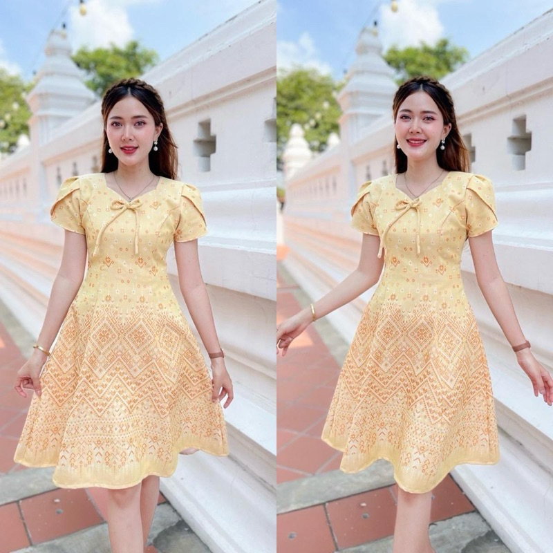 ชุดเดรสสีเหลือง คอหัวใจ กระโปรงบาน