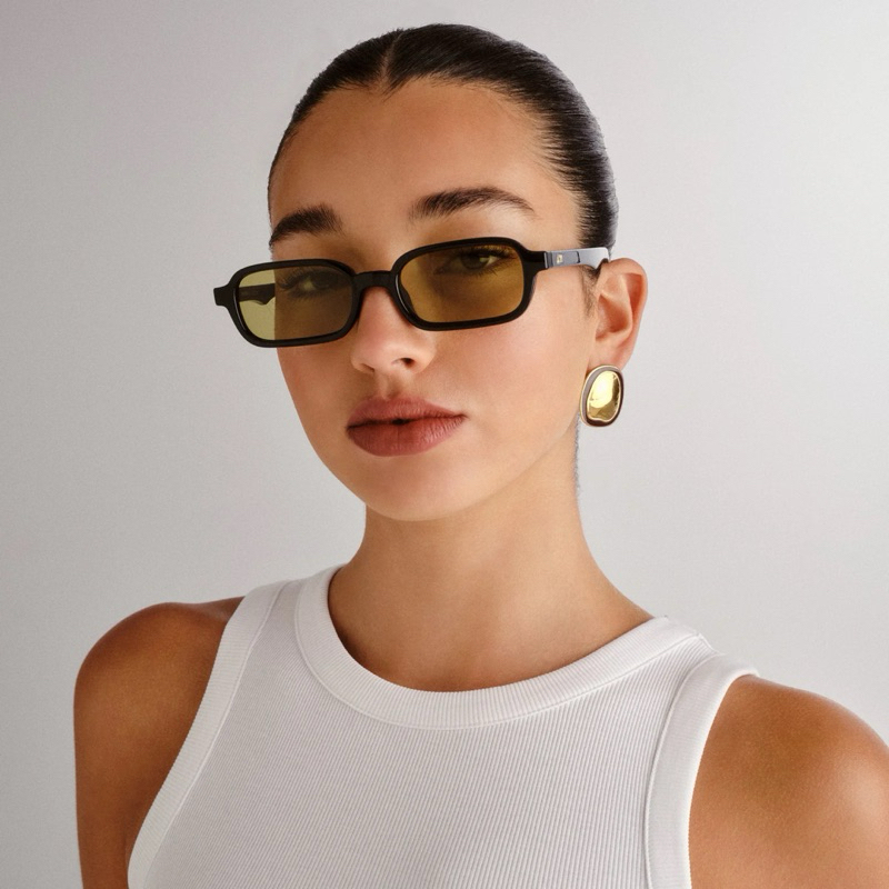Girlboss.stuff แว่นตากันแดด Le specs - PILFERER