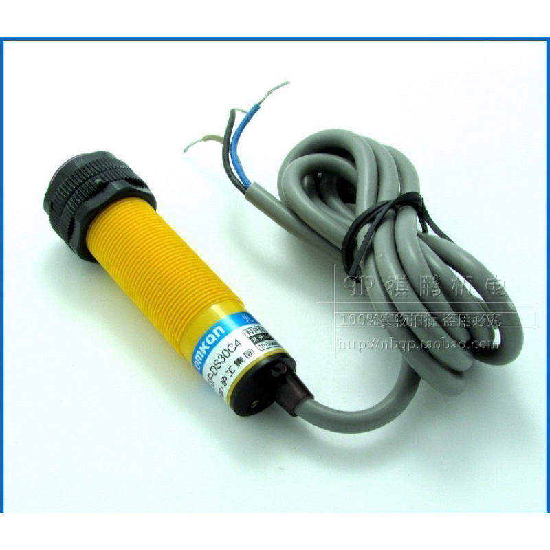 E3F-DS70C4 เซ็นเซอร์ตรวจจับวัตถุ ระยะจับ 70cm โฟโต้เซ็นเซอร์จับวัตถุถึงแสงหัว18mm NPN NO 3สาย พร้อมส่ง ส่งทุกวัน