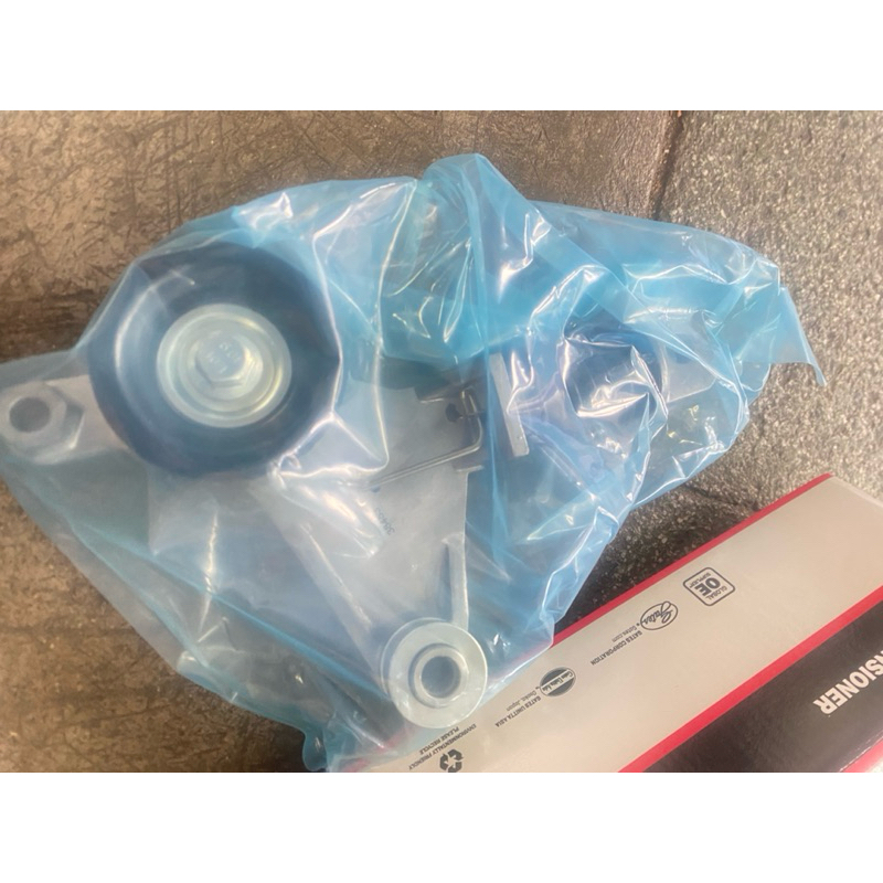 ลูกลอกดันสายพานToyota Alphard vellfire estima ยี่ห้อgates เครื่อง2.4 ตรงรุ่นตัวดันเป็นสปริงตรงรุ่น ปี2008-2014