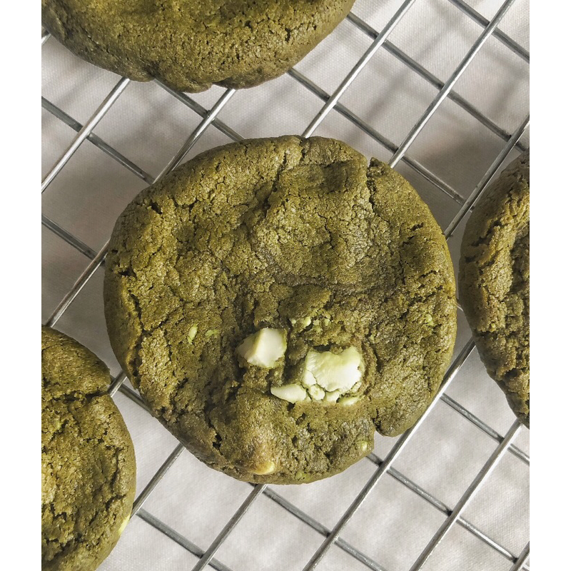 คุกกี้นิ่ม มัทฉะไวท์ช็อกโกแลต (Soft cookie matcha with white chocolate)