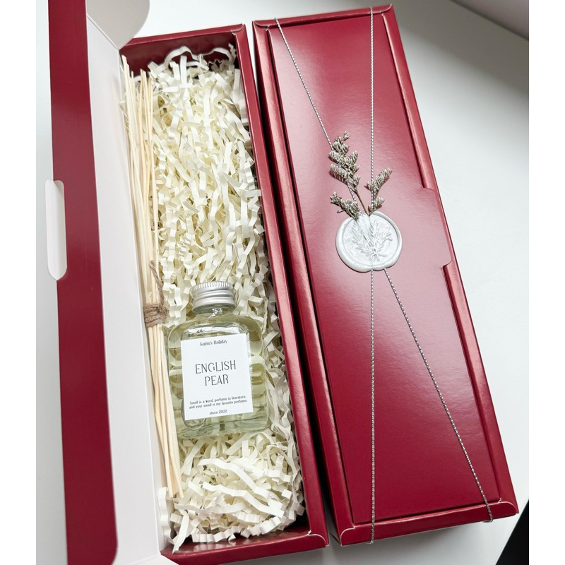 G57 Gift box ไม้หอมกระจายกลิ่น size s 30 ml. ของขวัญ ตกแต่งตราประทับครั่ง กล่องสีแดง กระดาษฝอยสีครีม
