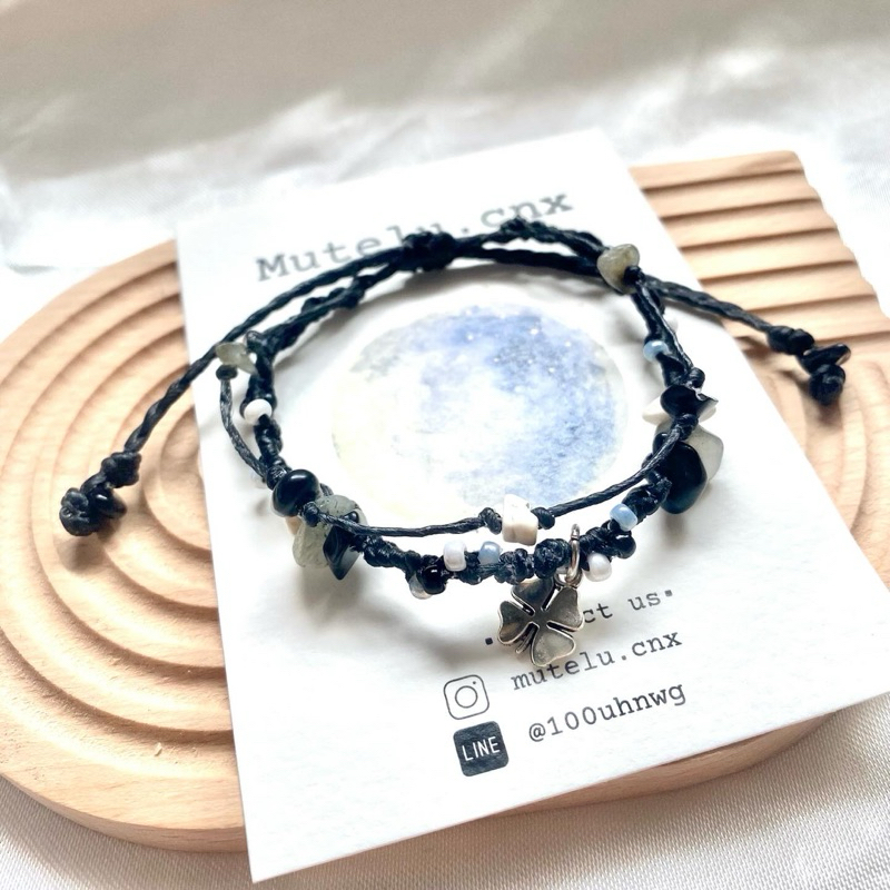 ข้อมือเชือกถัก handmade (lucky lucky)