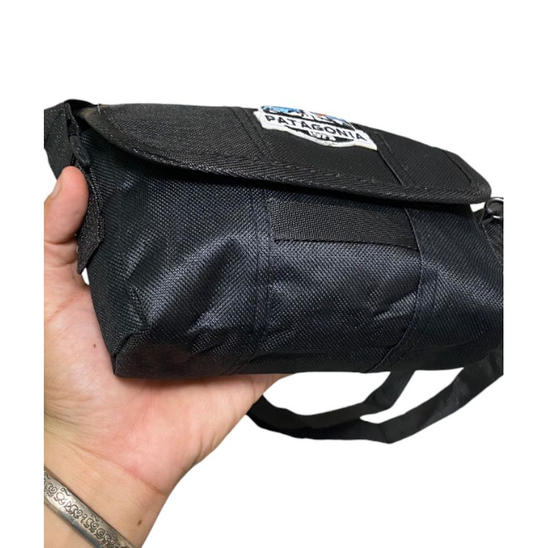 Patagonia bag กระเป๋าสไตล์มินิมอล สะพายข้างใบเล็ก