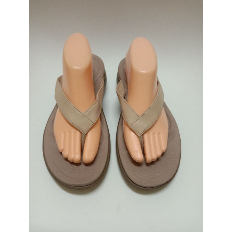 crocs ส่งต่อรองเท้ามือสอง