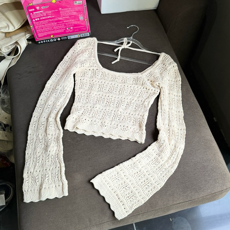 * พร้อมส่ง * Hollister crochet long sleeve top with square neck
