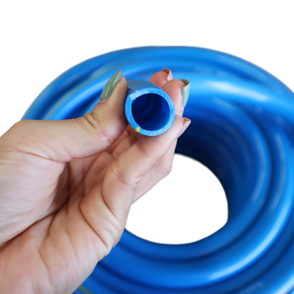 สายยาง สีน้ำเงิน ยาว 20 เมตร น้ำหนักเบา 5 หุน (5/8