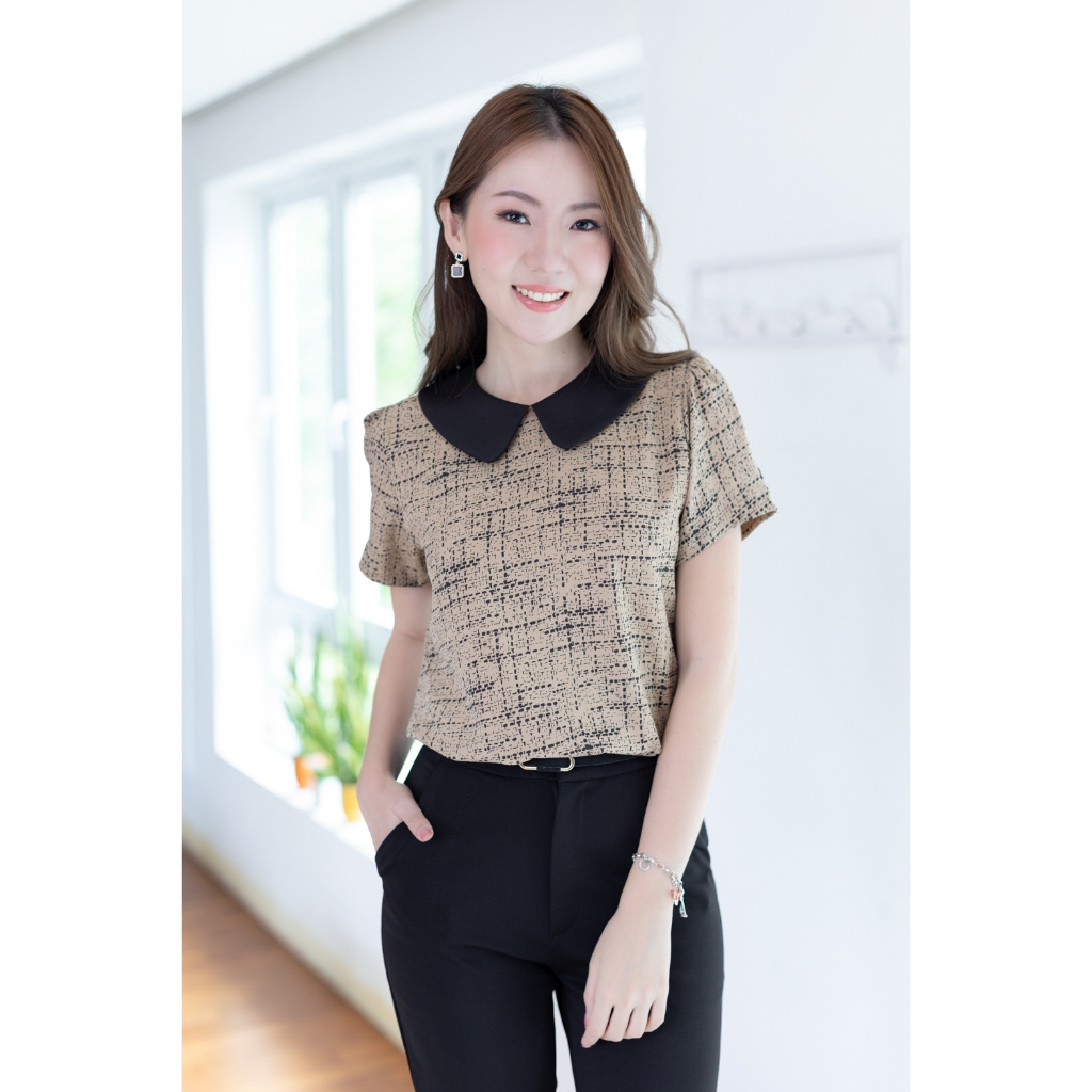 Narinari : MT0106 Peter Pan Collar Folded Sleeve Blouse เสื้อปกบัว แขนจับจีบ