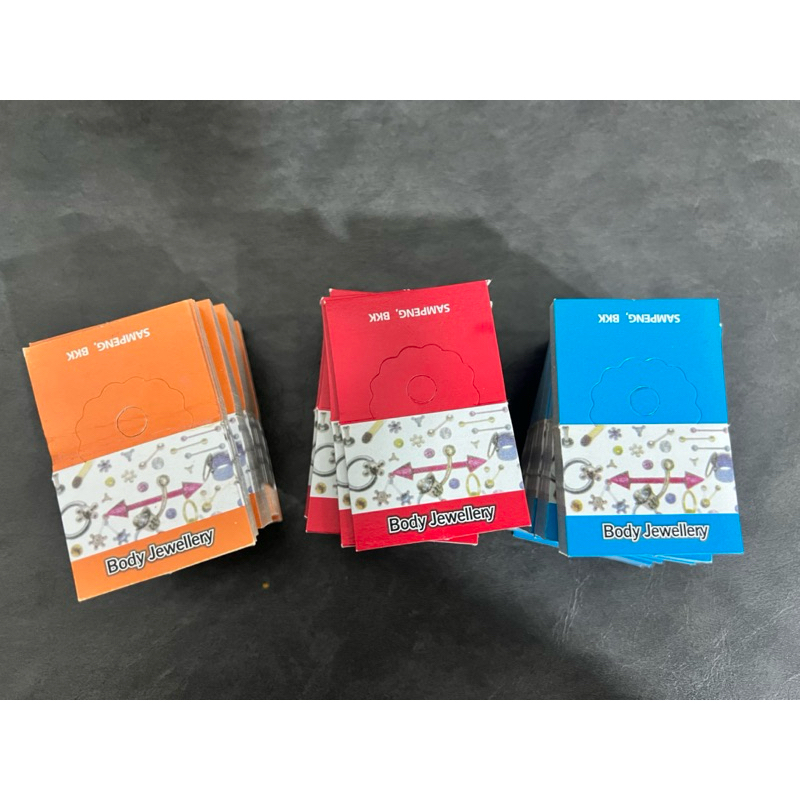 หัวกระดาษ ลูกศร สามสี หนึ่งก้อนมี 100 ใบ งานโละราคาถูกครับ ขนาด 4x6 cm