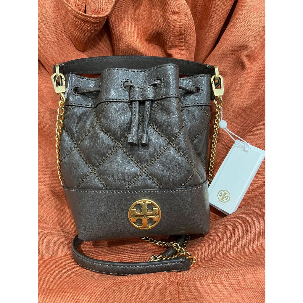 *NEW* ของแท้ 100% Tory Burch Willa Bucket Mini กระเป๋าหนังทรงขนมจีบใบเล็ก ถอดสายได้