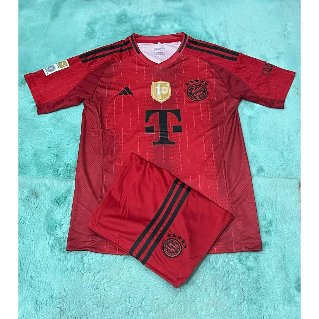 เสื้อกีฬา ทีมบา/เยิร์น Red-Home คอกลม แขนสั้น ฤดูกาล2024/25 ชุดบอลผู้ใหญ่ ได้ทั้งชุด (เสื้อและกางเกง) ราคาถูก