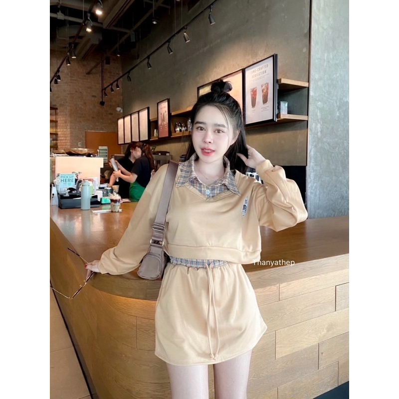 . ชุดเซท2ชิ้น เสื้อคอวีทรงโอเวอร์ไซส์แต่งานแต่งปกBb มาพร้อมกระโปรงแต่งทูโทน น่ารักเกินเบอร์