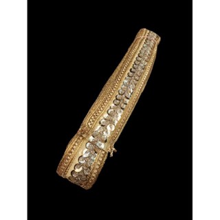 ริบบิ้น EMTC ปักดิ้นยาว 8-9 เมตร กว้างประมาณ 4.5 เซ็นติเมตร