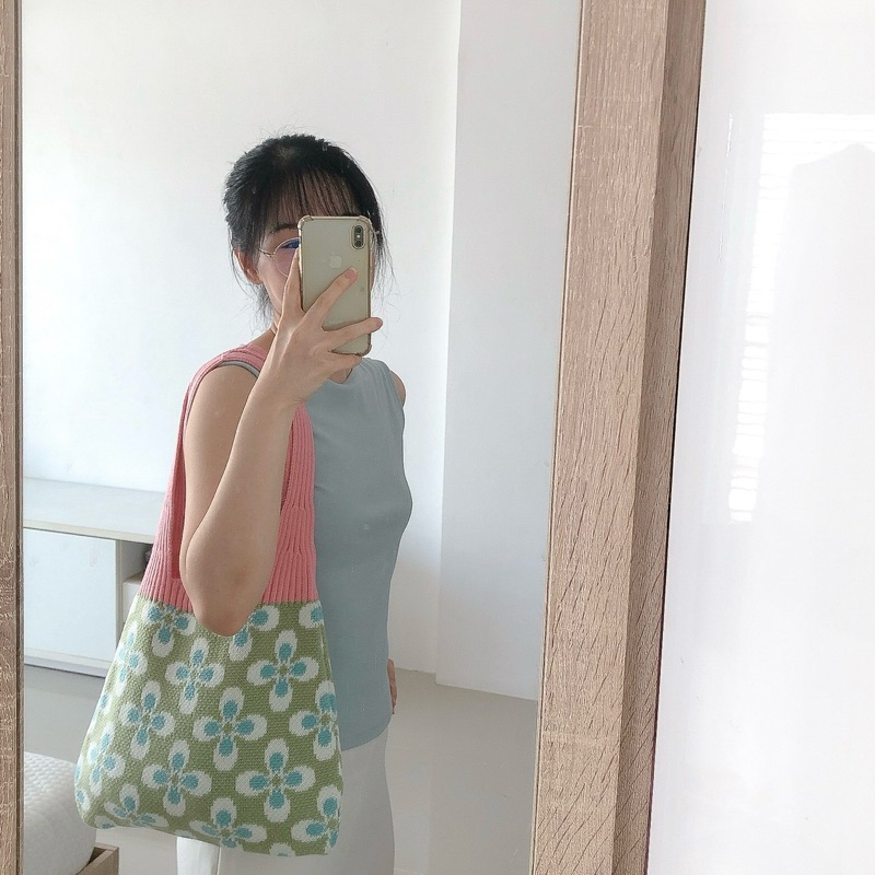 MOMOKA.KNIT🍑 กระเป๋าผ้าไหมพรม Tote Bag ถักลายดอกไม้🌸