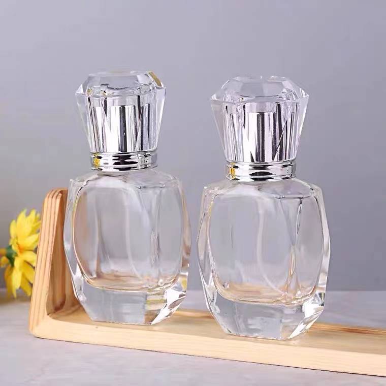 [1 ขวด] ขวดน้ำหอม ไดม่อน ฝาสีเงิน / ฝาสีทอง 30 ML.