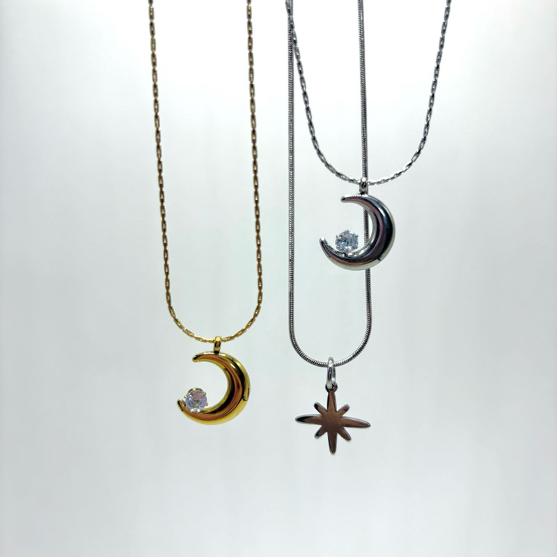 Piing me Stainless steel Necklace | สร้อยคอสแตนเลสพร้อมจี้ดาวและดวงจันทร์