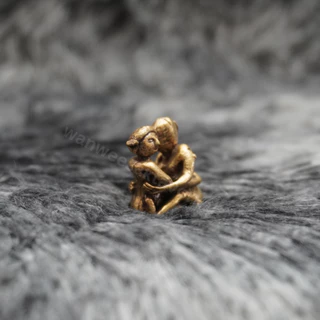 พ่อเป๋อแม่เป๋อมหาเสน่ห์ ทองเหลืองแท้ 100% ขนาด 2*2.5 cm เสน่ห์ ความรัก ความหลง