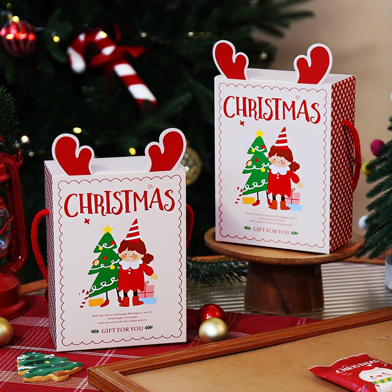 กล่องใส่ขนมลายคริสมาสต์หูหิ้ว Christmas deer (แพค 5 ใบ)