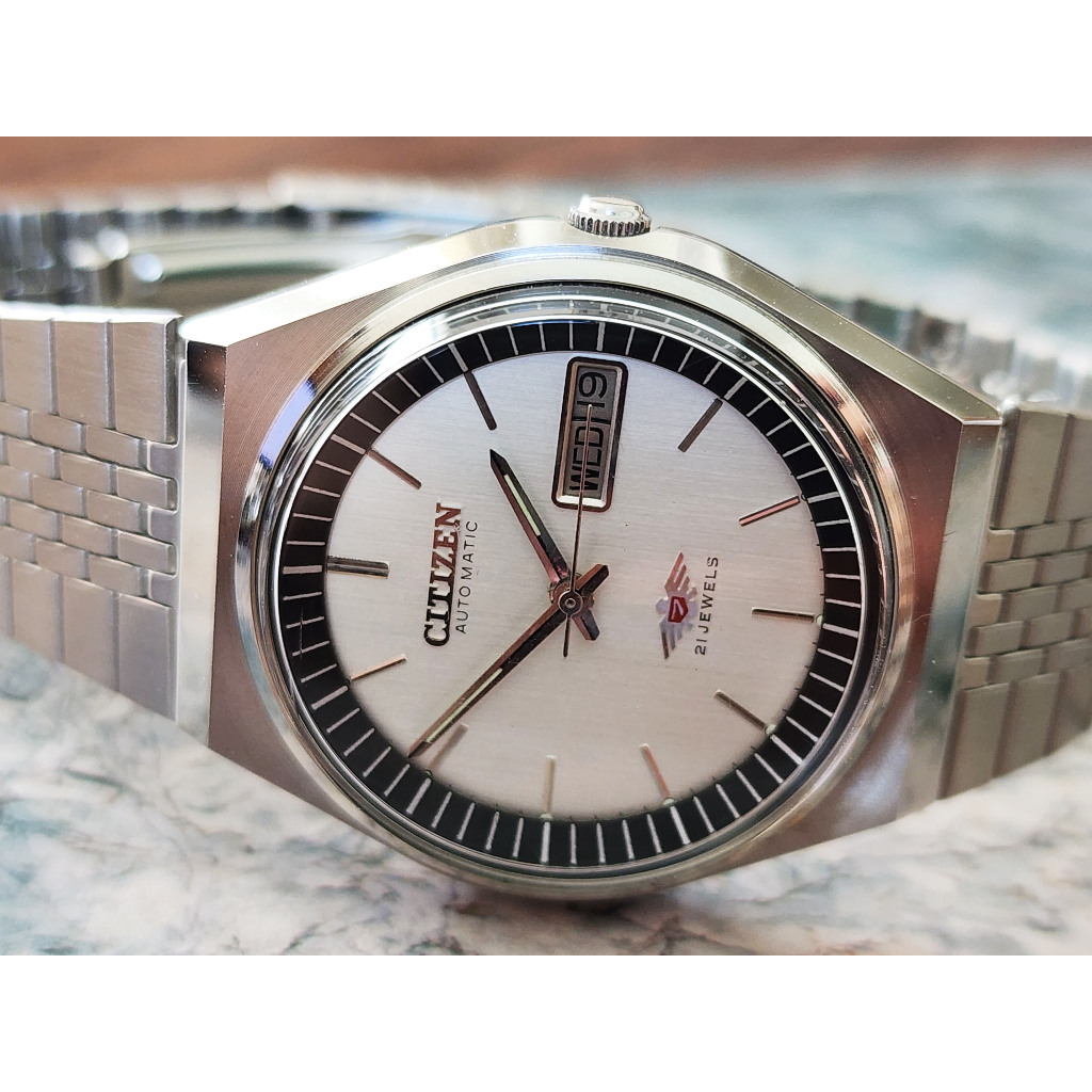 นาฬกา citizen automatic รุ่นเก่า นกอินทรีย์ สภาพสวยมาก ๆ แท้เดิมทัั้งเรือน เดินดีปกติ 71-1951